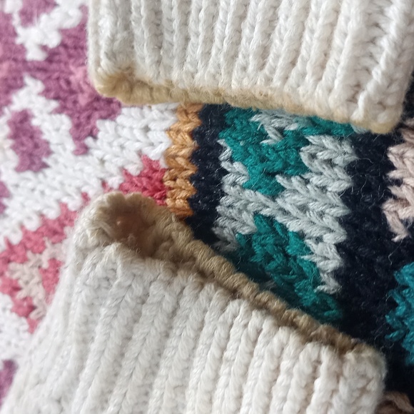 Vintage Grandma Style Crazy Pattern Sweater UNISEX - Picture 2 of 7